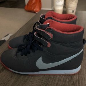 NIKE WOMENS AEROFIT HIGH